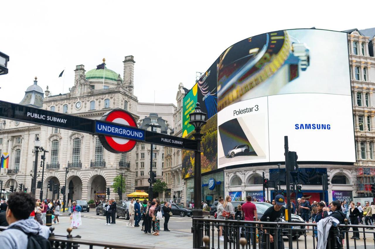 Piccadilly Circus By Capital * Londres